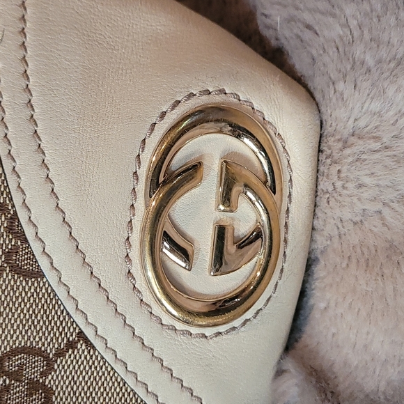 GUCCI BRITT  Signature GG  Tote Purse handbag - Picture 10 of 16